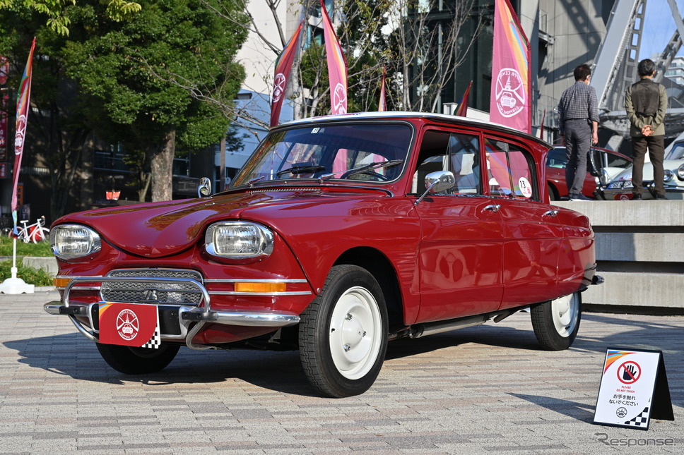 「シャンゼリゼの風」展で展示されたシトロエンの車両《写真撮影 廣井誠》