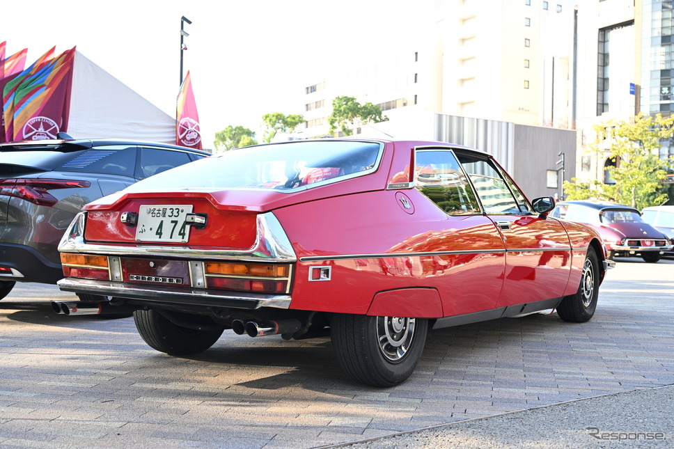 「シャンゼリゼの風」展で展示されたシトロエンの車両《写真撮影 廣井誠》