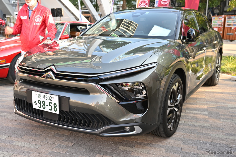「シャンゼリゼの風」展で展示されたシトロエンの車両《写真撮影 廣井誠》