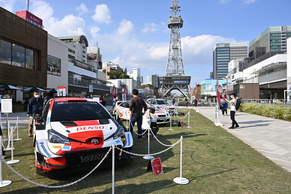 テレビ塔前の展示会場《写真撮影 廣井誠》