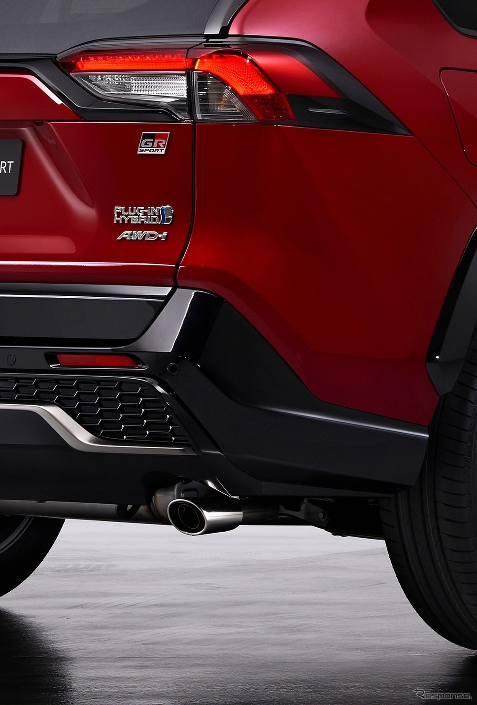 トヨタ RAV4 プラグインハイブリッド GR SPORT（欧州仕様）《photo by Toyota》