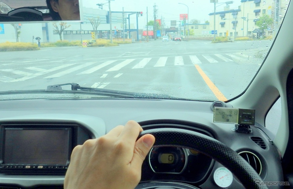 「信号が見えていない」という可能性…眼科医が指摘する事故の原因と対策（写真はイメージ）《写真AC》