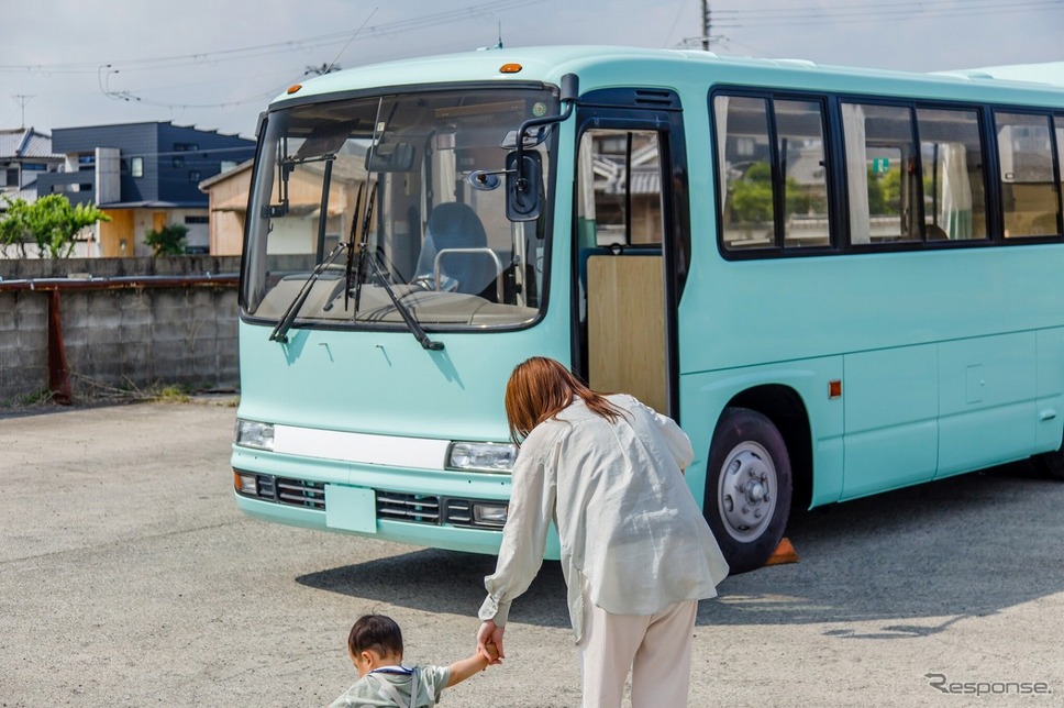 移動型託児バス cam ＋bus（キャンバス）《写真提供 リバース》