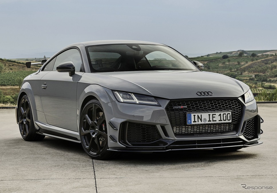 アウディ TT RS クーペ の「アイコニック・エディション」《photo by Audi》