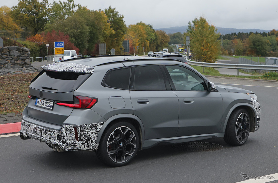 BMW X1 Mパフォーマンスモデル 改良新型プロトタイプ（スクープ写真）《APOLLO NEWS SERVICE》