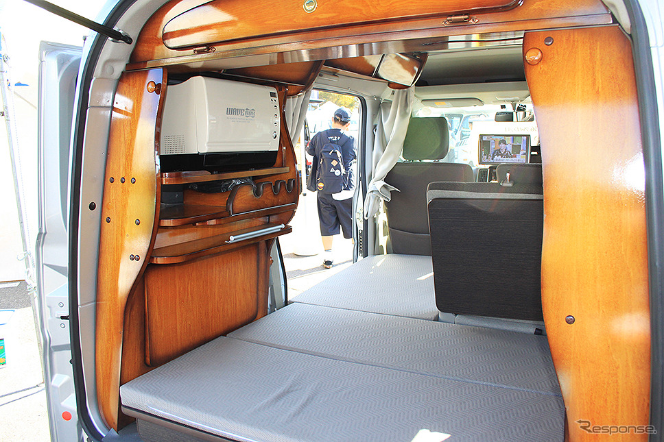 オートワンの軽自動車キャンピングカー『給電くんPOPUPルーフ』(お台場キャンピングカーフェア2022)《写真撮影 編集部》