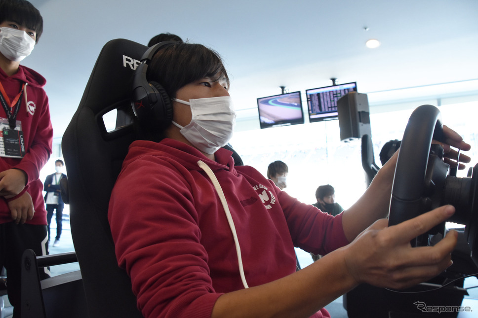 Gran Turismo College League 予選大会《写真撮影 中野龍太》