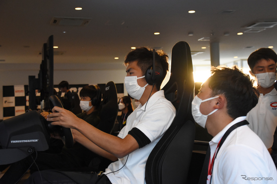 Gran Turismo College League 予選大会《写真撮影 中野龍太》