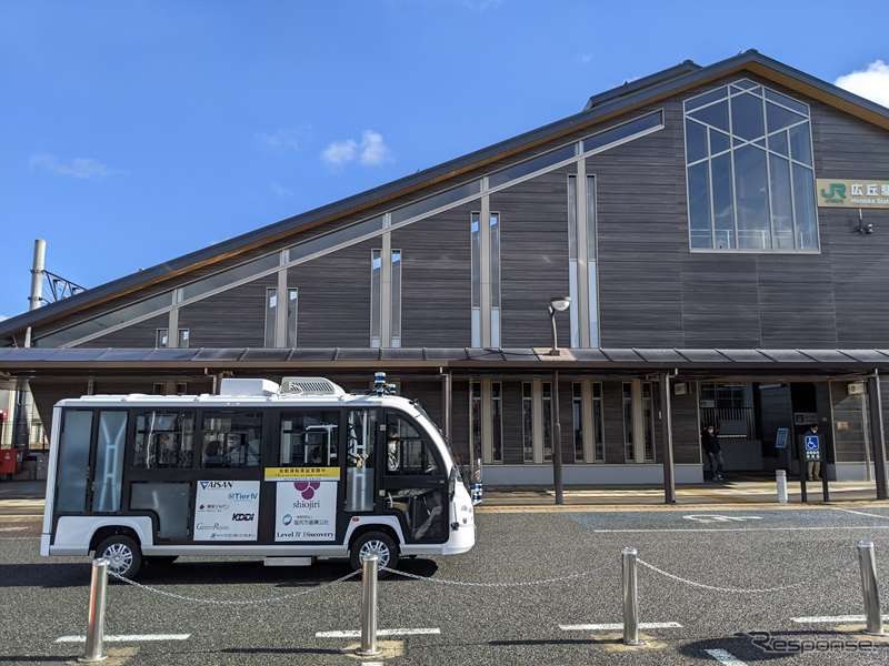 自動運転の試乗で使用するタジマモーターコーポレーションのGSM8(手動運転車両/10 名乗り)《画像提供 アイサンテクノロジー》