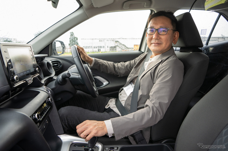 テストドライブを行ったモータージャーナリストの橋本洋平氏《写真撮影 土屋勇人》