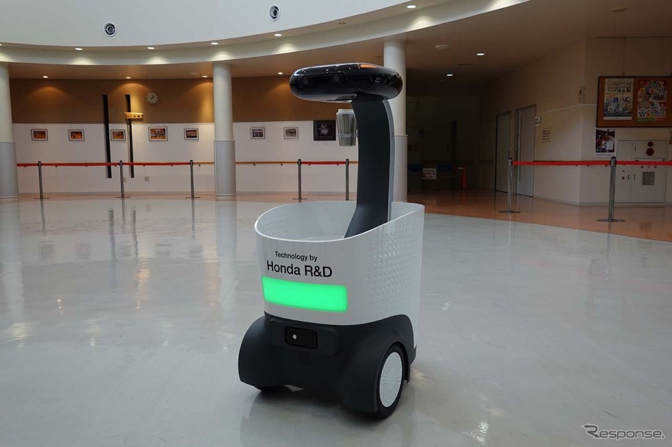 電動マイクロモビリティロボット「WaPOCHI」《写真撮影 会田肇》