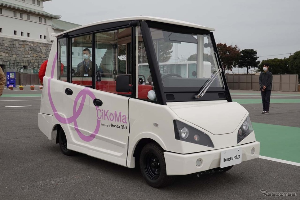 「CiKoMa」カメラで周辺にいる交通参加者を捉え、行動予測などから潜在リスクを推定する《写真撮影 会田肇》