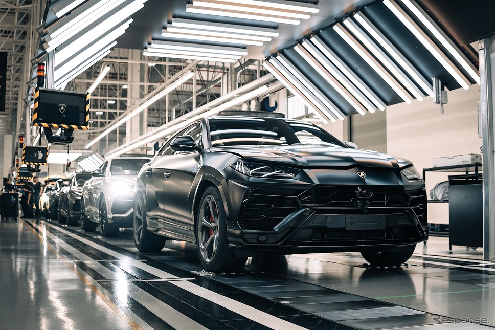 ランボルギーニのイタリア本社工場《photo by Lamborghini》