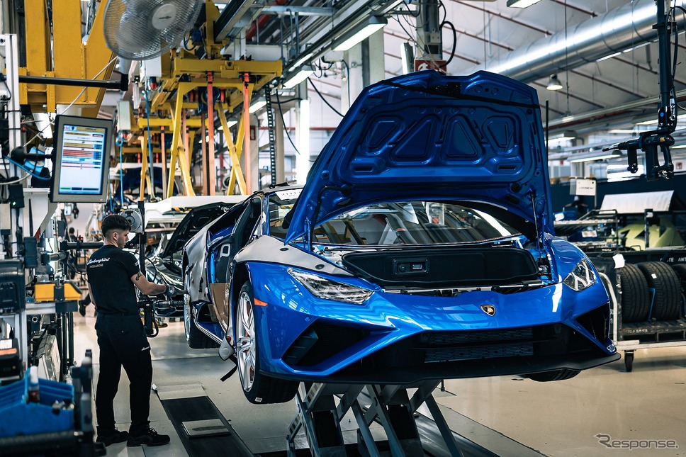 ランボルギーニのイタリア本社工場《photo by Lamborghini》