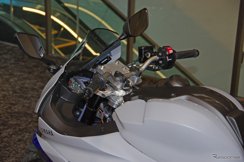 二輪安定化支援システム（AMSAS）を搭載したバイク《写真撮影 宮崎壮人》