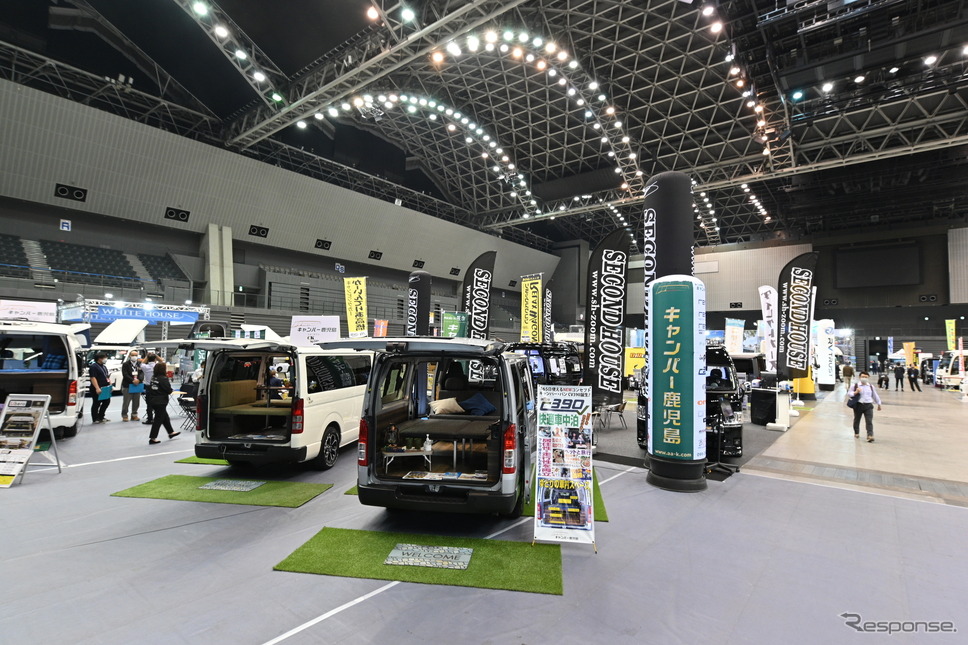 福岡キャンピングカーショー2022の会場《写真撮影 廣井誠》