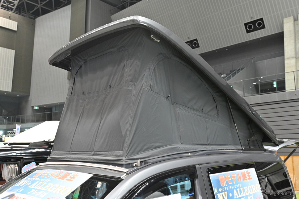 カーショップスリーセブン「NVアレグロ」《写真撮影 廣井誠》