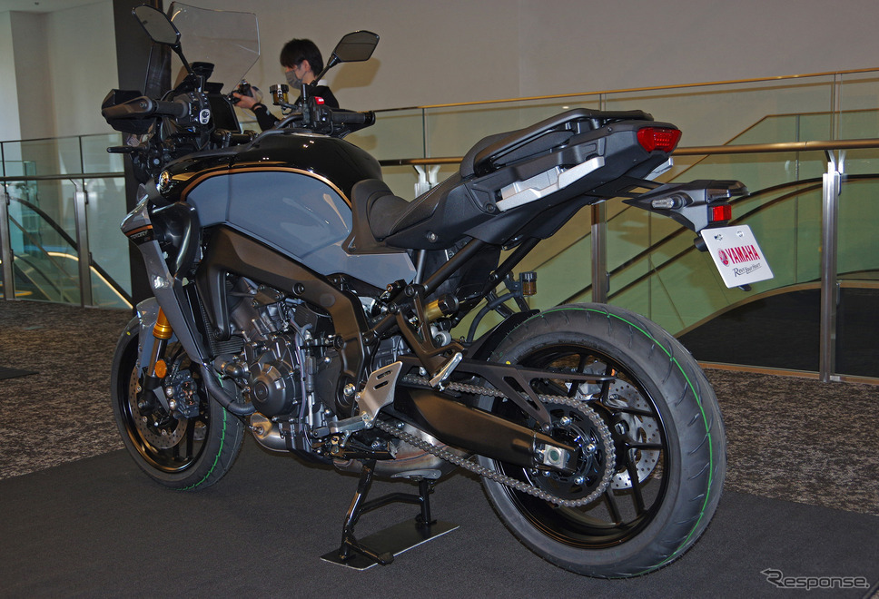 世界初のレーダー連携ユニファイドブレーキシステムを搭載するヤマハ『トレーサー9 GT+』《写真撮影 宮崎壮人》