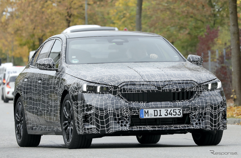 BMW 5シリーズ 次期型 プロトタイプ(スクープ写真)《APOLLO NEWS SERVICE》