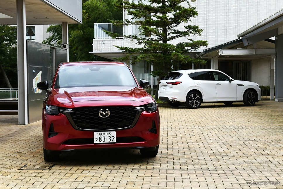 マツダ CX-60 プレミアムスポーツ(手前)とマツダ CX-60 プレミアムモダン(奥)《写真撮影 中野英幸》