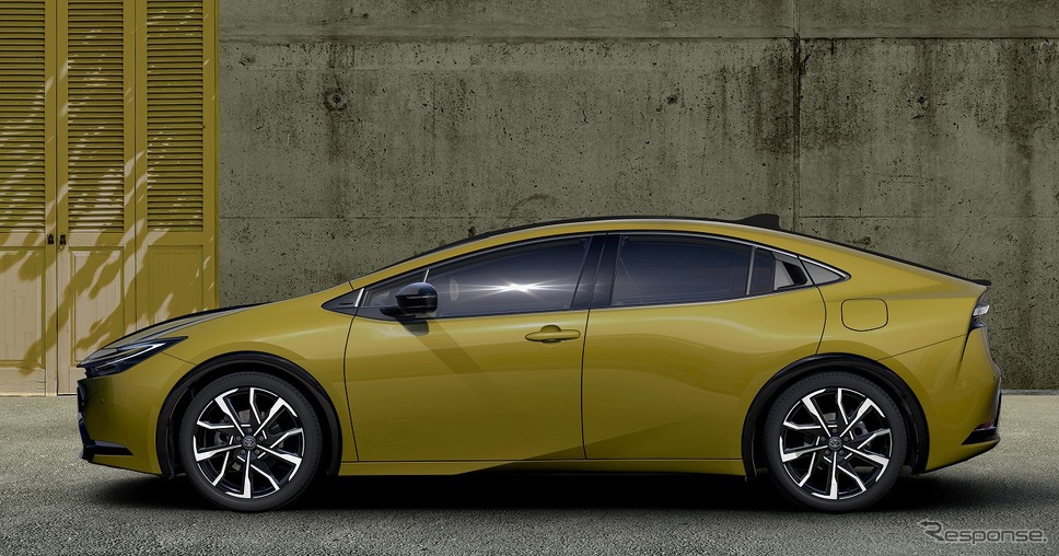 トヨタ プリウス 2.0L PHEV プロトタイプ（マスタード）《写真提供：トヨタ自動車》