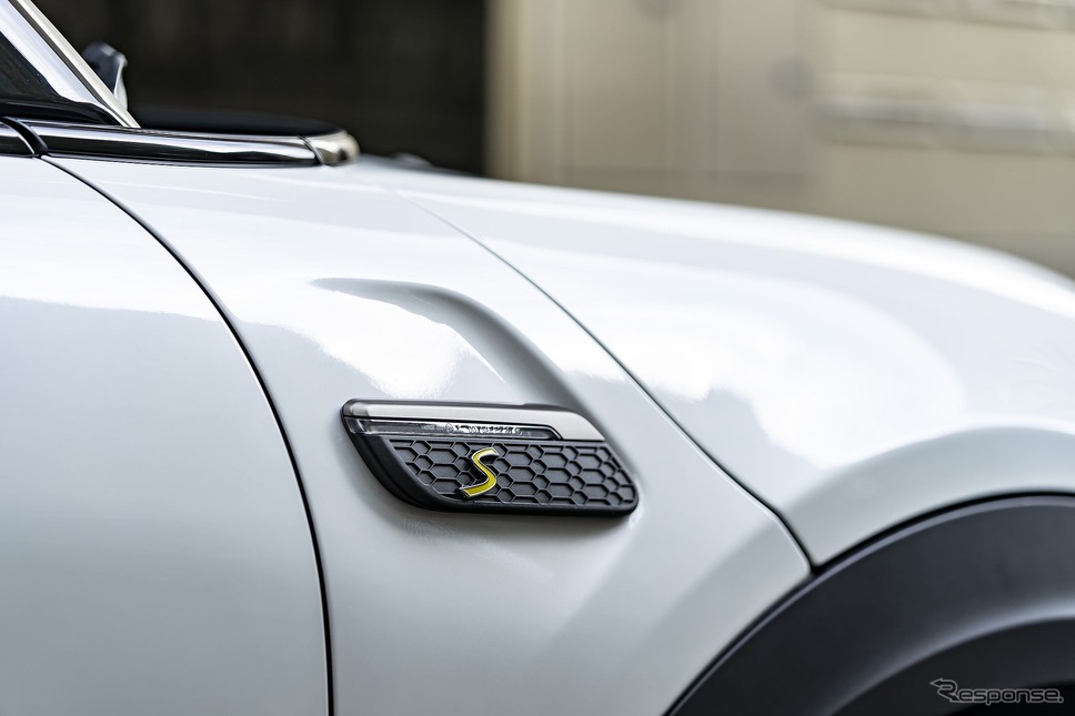 MINI クーパーS E の「レゾリュート・エディション」(欧州仕様)《photo by MINI》