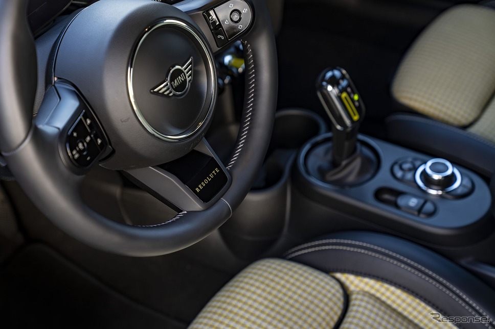 MINI クーパーS E の「レゾリュート・エディション」(欧州仕様)《photo by MINI》