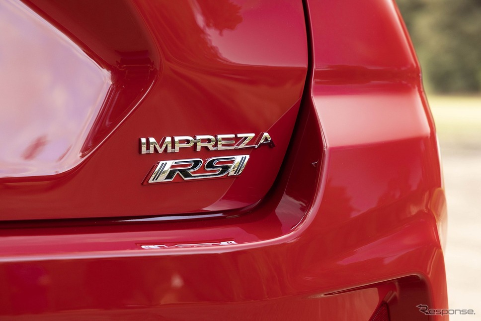スバル ・インプレッサ 新型の「RS」(米国仕様)《photo by SUBARU》