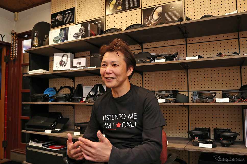 フォーカル プラグ&プレイ岡崎店の代表 小山さん《写真撮影 土田康弘》