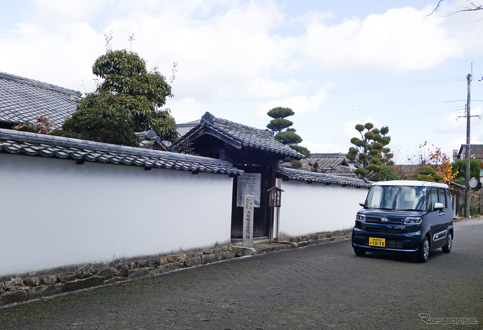 兵庫・加東の景観保護区にて記念撮影。《写真撮影 井元康一郎》