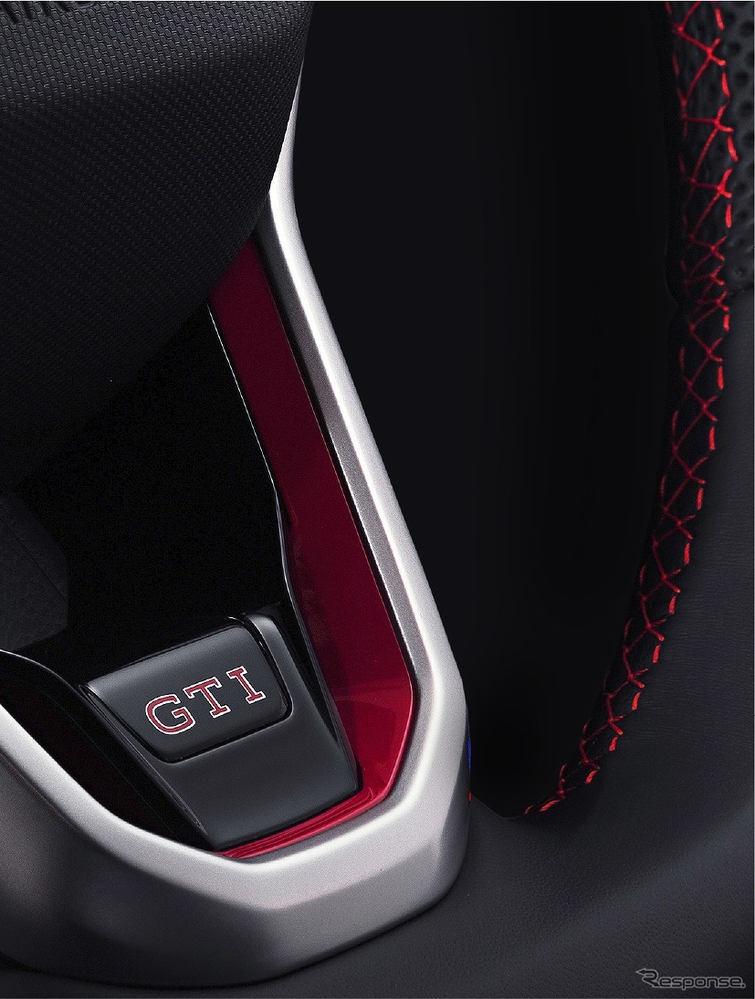 VW ポロ GTI GTI専用レザーマルチファンクションステアリングホイール《写真提供：フォルクスワーゲンジャパン》