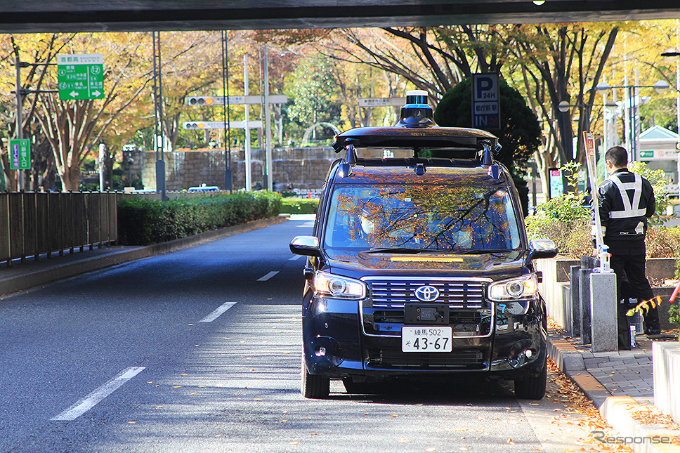 東京・西新宿 スマートシティフェスタ（11月25〜27日開催）で体験できる自動運転タクシー《写真撮影 編集部》