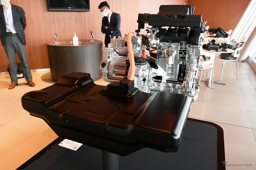 新型セレナe-POWERに搭載される新開発のe-POWER専用1.4リットルエンジン《写真撮影 中野英幸》