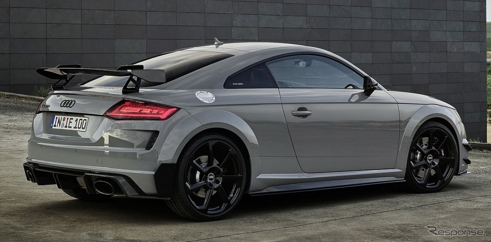 アウディ TT RS クーペ の「アイコニック・エディション」《photo by Audi》