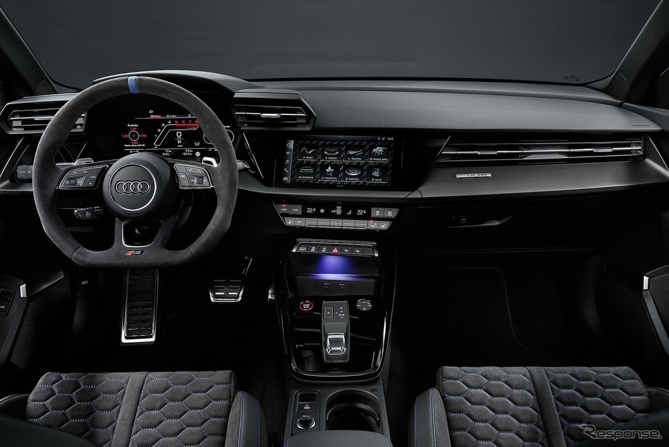 アウディ RS3 セダン・パフォーマンス・エディション《photo by Audi》
