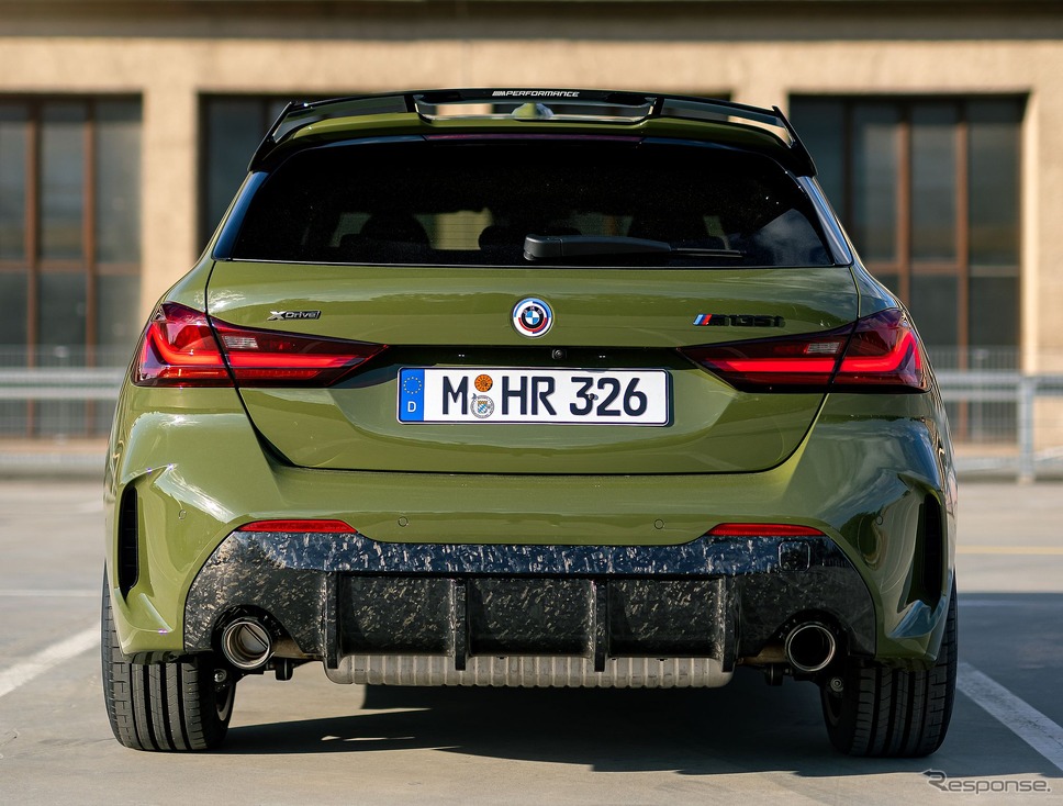 BMW 1シリーズ「M135i xDrive」の「Mパフォーマンスパーツ」装着車《photo by BMW》