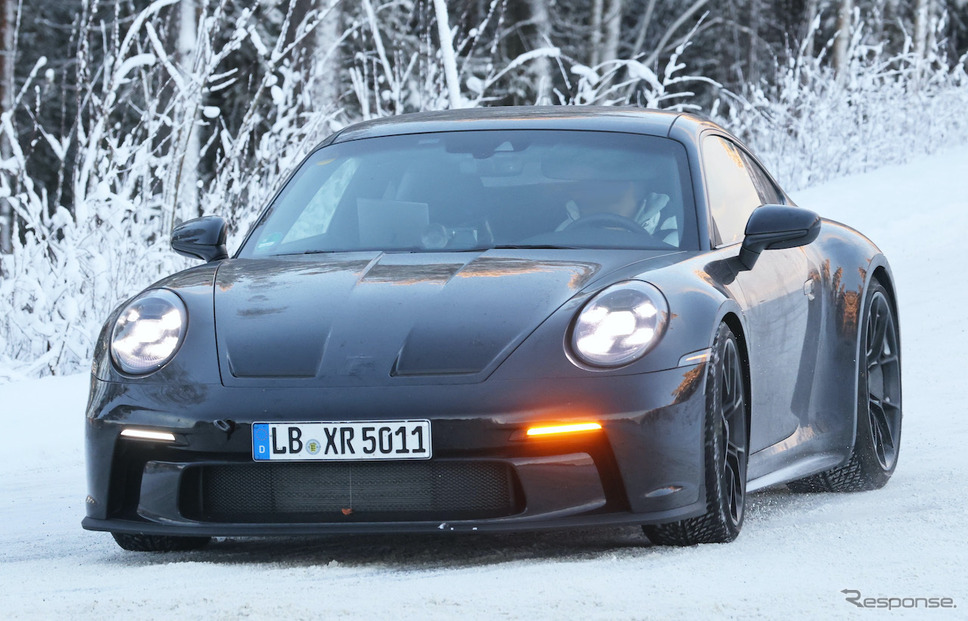 ポルシェ『911 GT3ツーリング』改良新型プロトタイプ《APOLLO NEWS SERVICE》