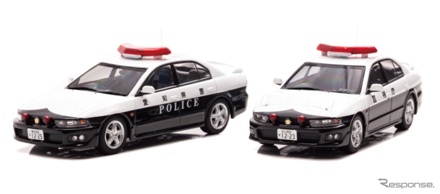 左：三菱 ギャラン VR-4（EC5A）2007 愛知県警察所轄署交通課車両（足51）/右：三菱 ギャラン VR-4（EC5A）2002 警視庁高速道路交通警察隊車両（速10）《写真提供 ヒコセブン》