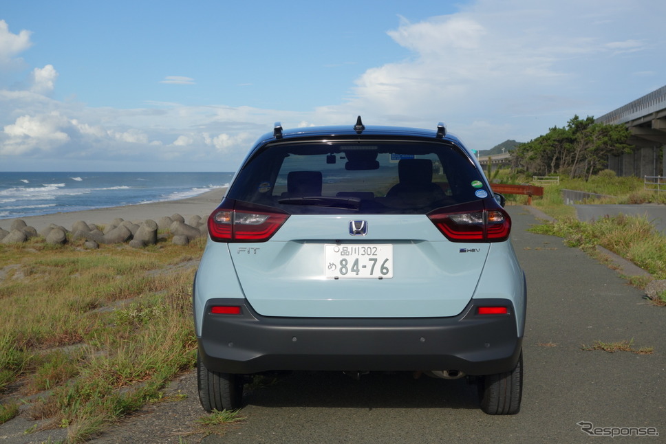 フィットe:HEVクロスター4WD(前期型)のテール。《写真撮影 井元康一郎》