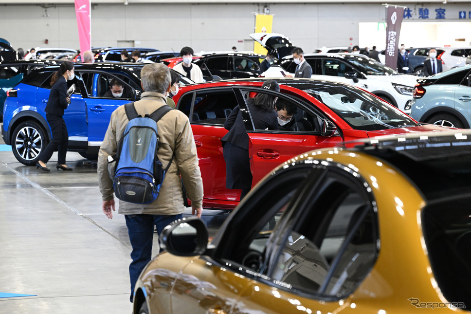 「輸入車電動車スタイルフェア」の会場《写真撮影 廣井誠》