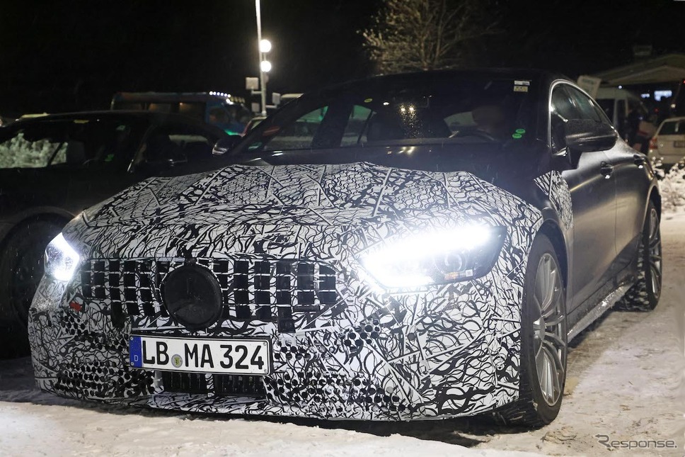 メルセデスAMG GT 4ドアクーペ 改良新型プロトタイプ(スクープ写真)《APOLLO NEWS SERVICE》