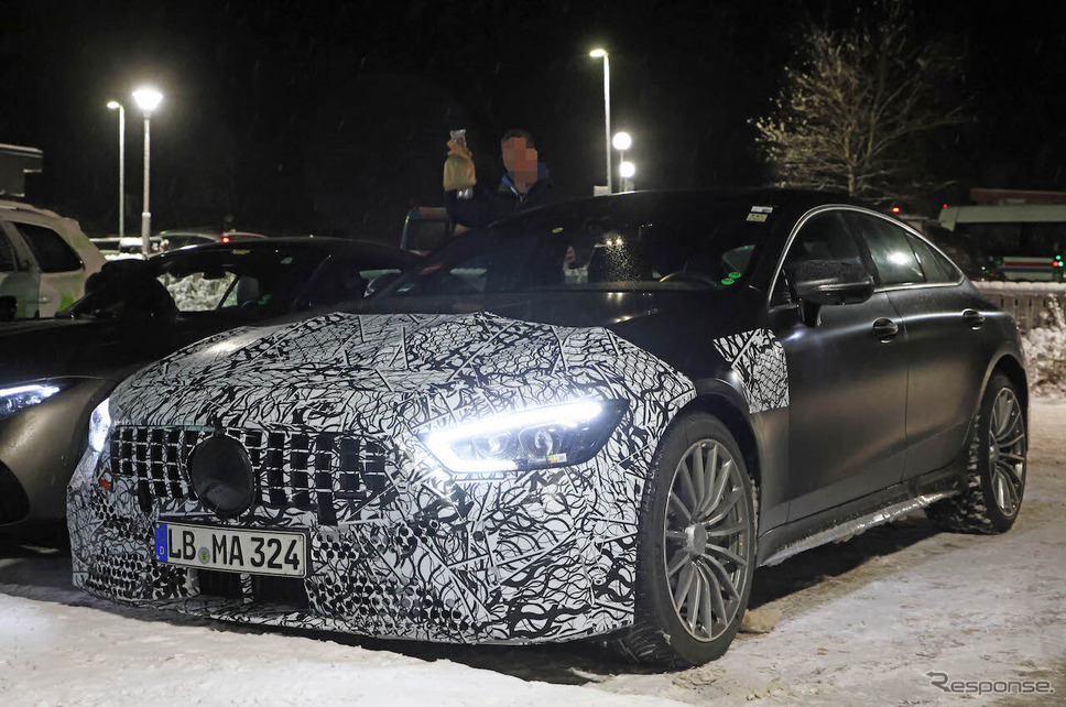 メルセデスAMG GT 4ドアクーペ 改良新型プロトタイプ(スクープ写真)《APOLLO NEWS SERVICE》