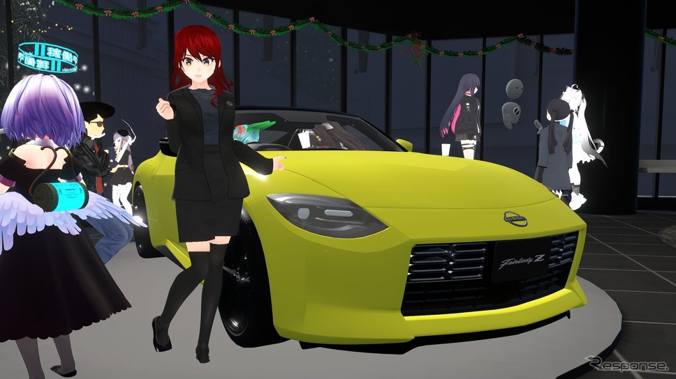 バーチャルギャラリー「NISSAN CROSSING」2Fに展示された新型フェアレディZとKawasaki Silviaさん。提供:Kawasaki Silvia