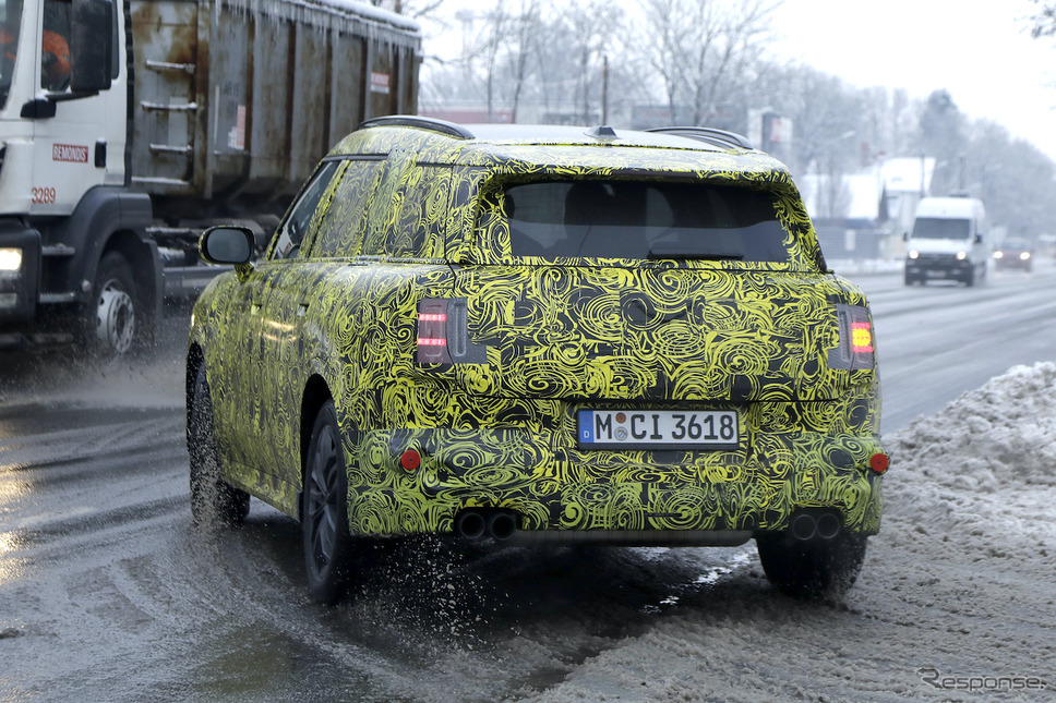 MINI クロスオーバー 次期型プロトタイプ(スクープ写真)《APOLLO NEWS SERVICE》
