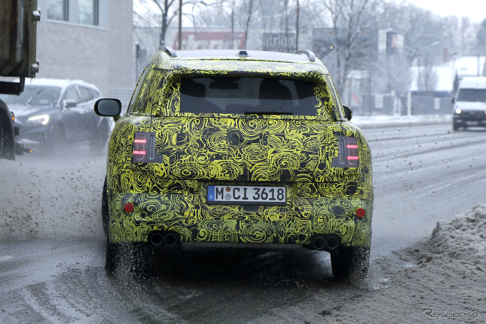 MINI クロスオーバー 次期型プロトタイプ(スクープ写真)《APOLLO NEWS SERVICE》