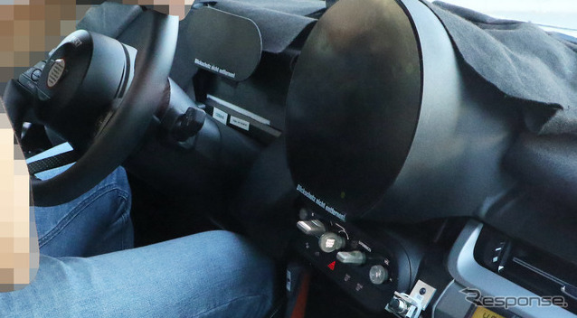 MINI クロスオーバー 次期型プロトタイプ(スクープ写真)《APOLLO NEWS SERVICE》