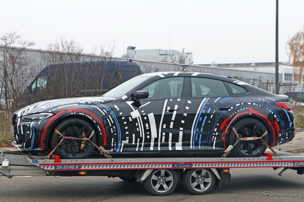 BMW M社が開発する4モーターEVのプロトタイプ（スクープ写真）《APOLLO NEWS SERVICE》
