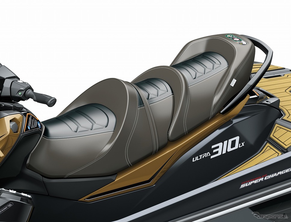 エルゴフィットラグジャリーシート(JET SKI ULTRA 310LX)《写真提供 カワサキモータースジャパン》