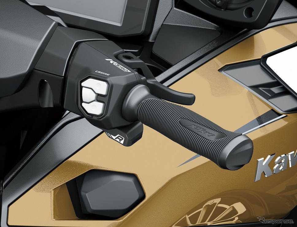 片手でのバックや減速を可能とするKSRD(JET SKI ULTRA 310LX)《写真提供 カワサキモータースジャパン》
