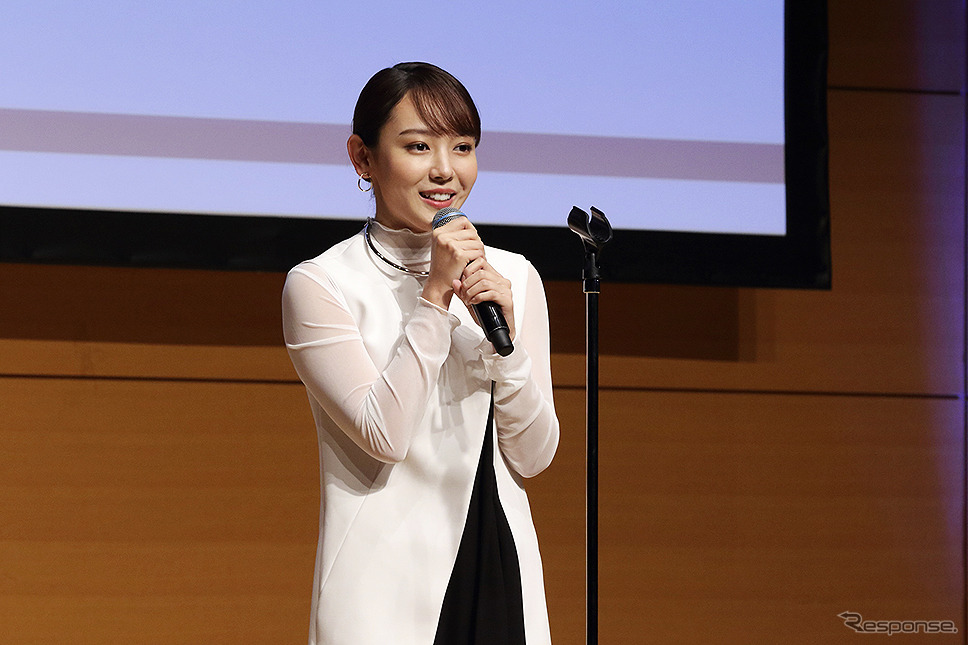 ゼネテック新CMに出演する森千晴も「DXチャレンジ2022」最終プレゼン会場に駆けつけた《写真撮影 編集部》
